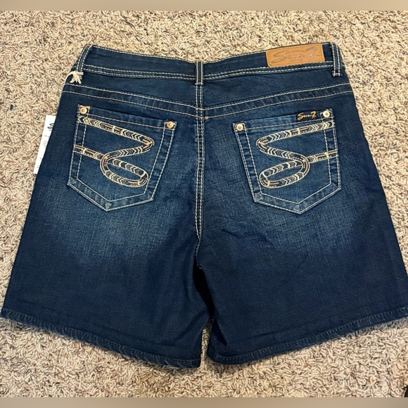 NWT Seven7 Mid Rise Dark Wash Denim Jean Shorts Women’s Size 10 - Picture 2 of 9